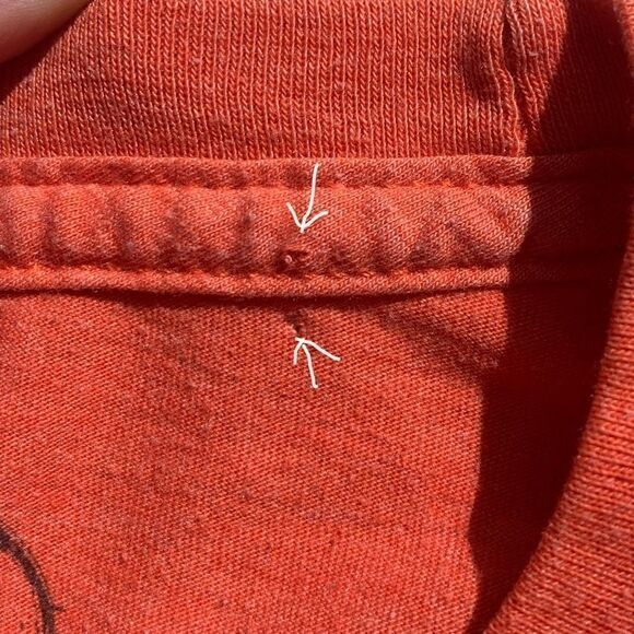 Disney Pumbaa & Timon “No Worries” Lion King Orange T Shirt Size Small Tribal - Picture 5 of 8